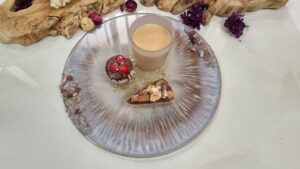 9. Δημιουργία πιατέλας από ρητίνη και διακόσμηση με φυσικές πέτρες