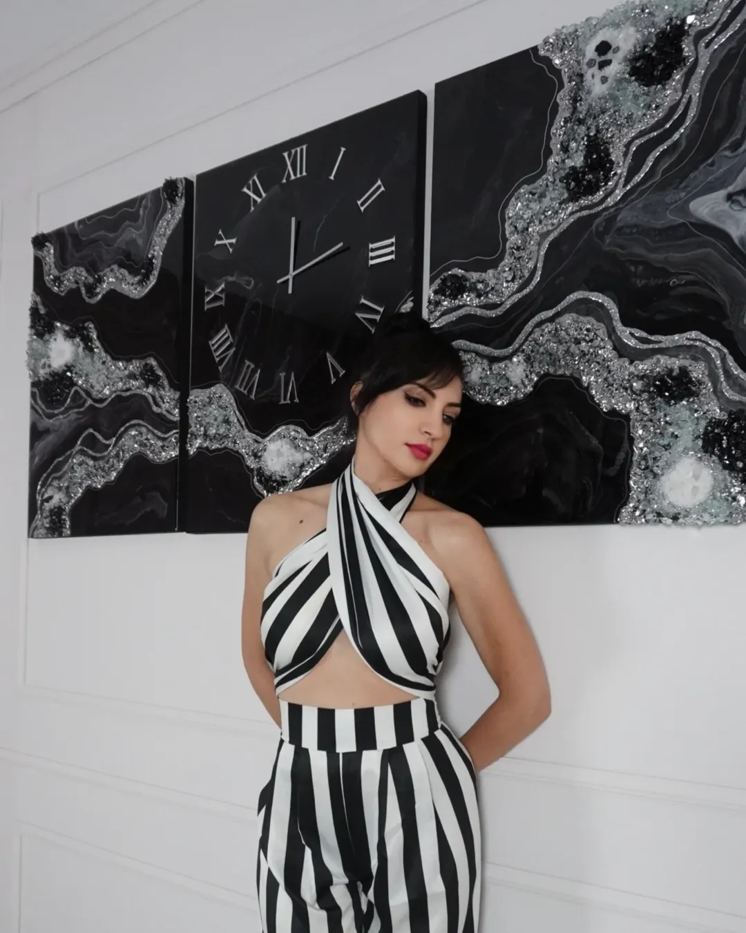 ✨ ΝΕΑ ΔΗΜΙΟΥΡΓΙΑ ✨Ένα μοναδικό τρίπτυχο έργο τέχνης με ενσωματωμένο ρολόι, σχεδιασμένο αποκλεισ (1)